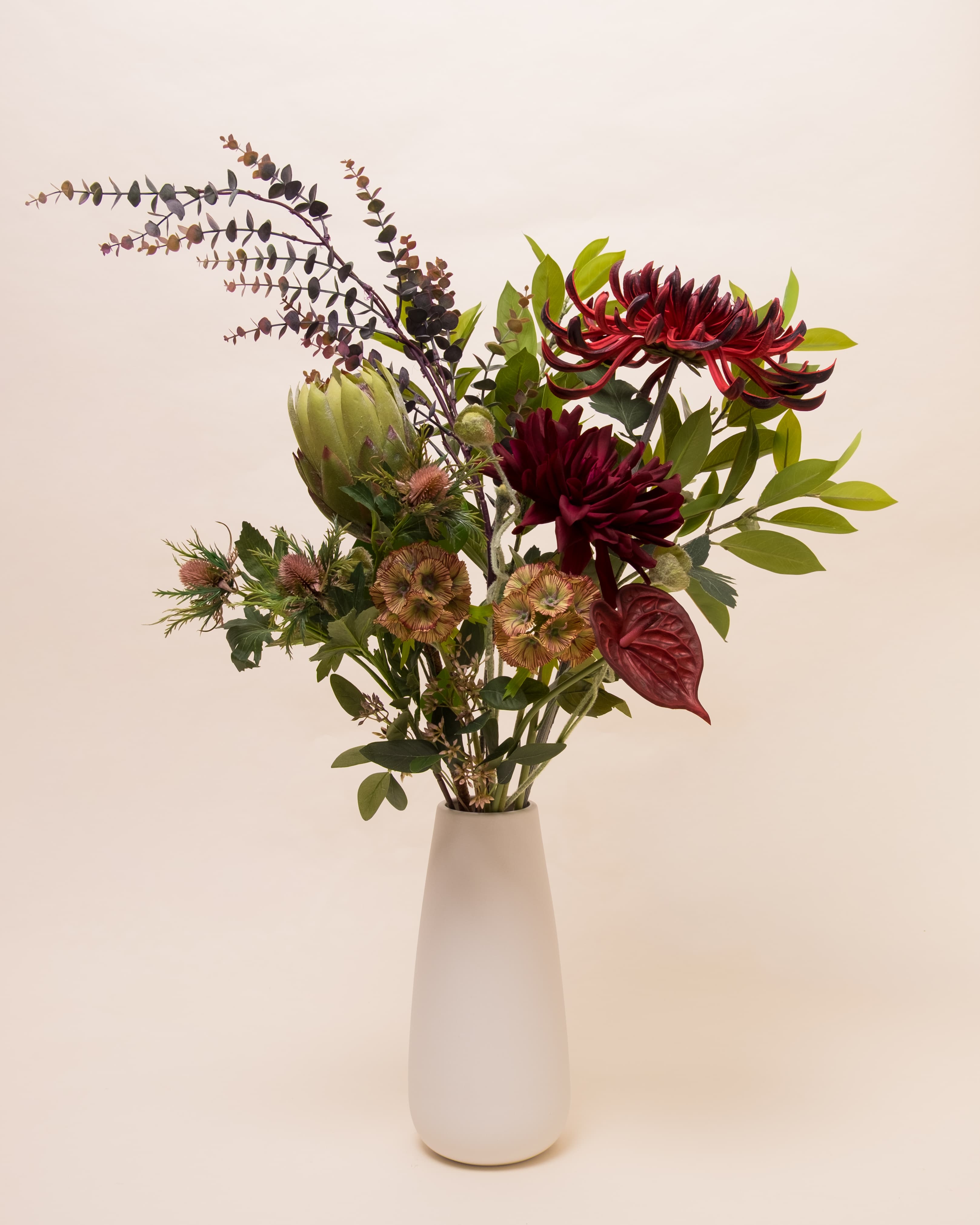 Luxury forever floral arrangement by Atelier Bloem