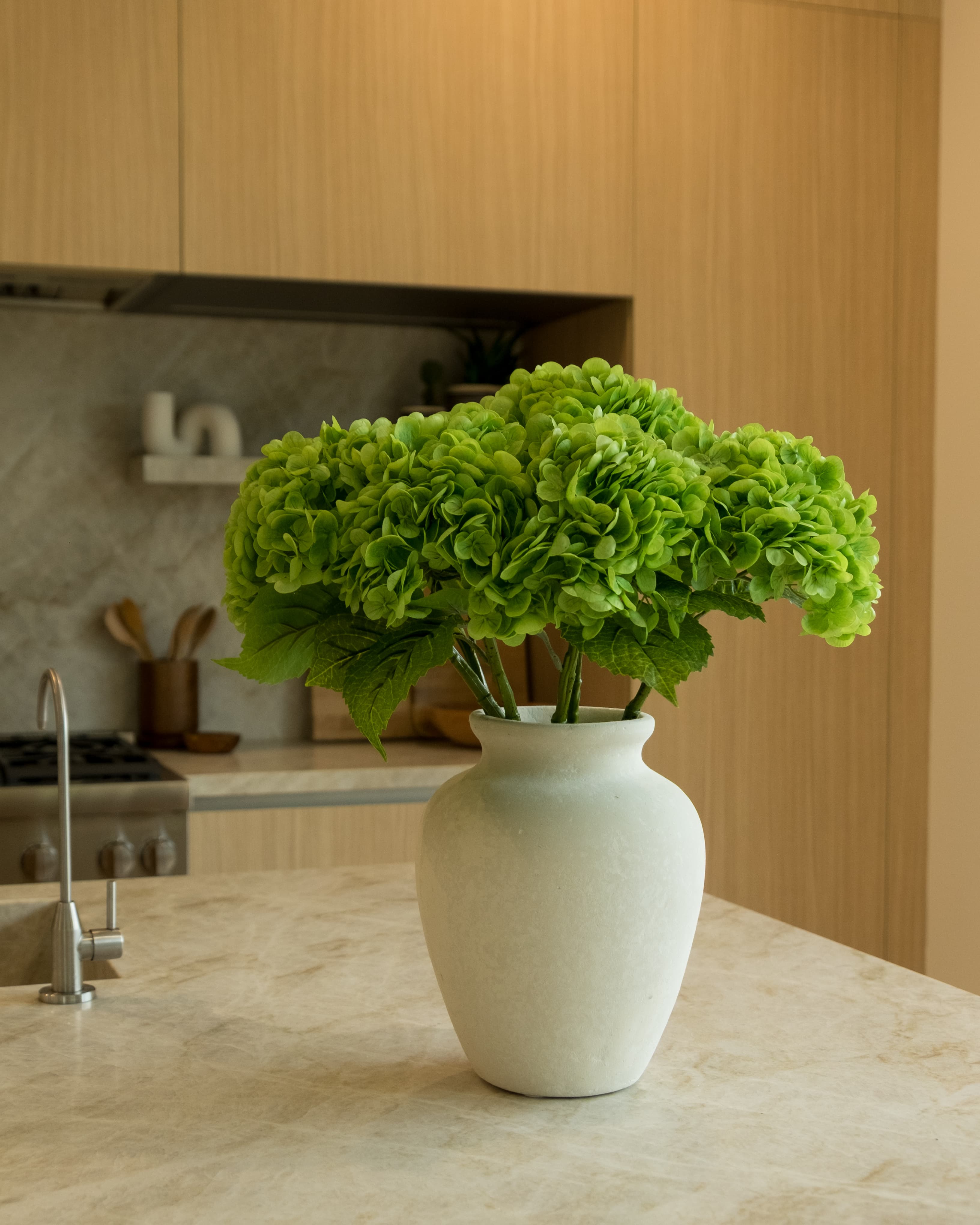 Forever floral arrangement by Atelier Bloem