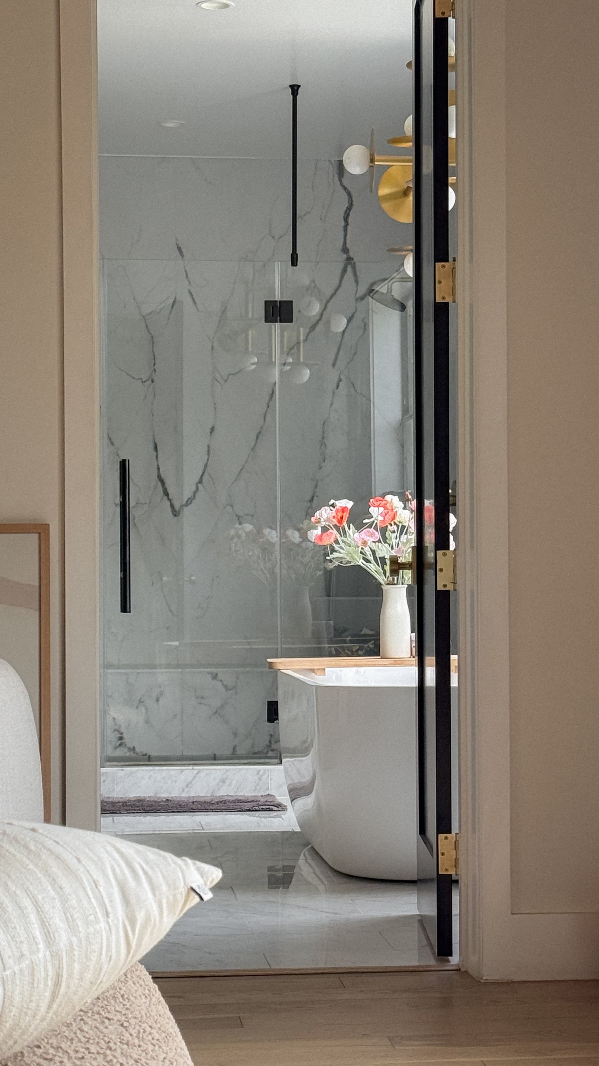 Forever floral arrangement by Atelier Bloem