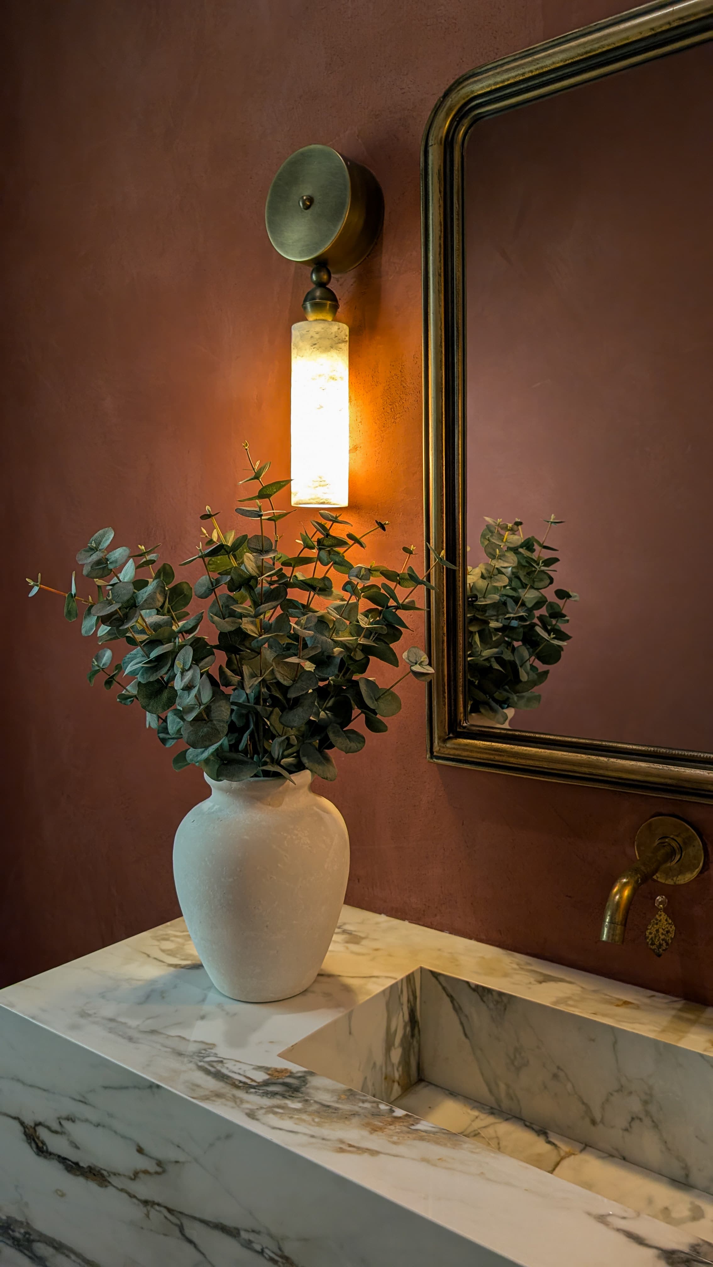 Forever floral arrangement by Atelier Bloem