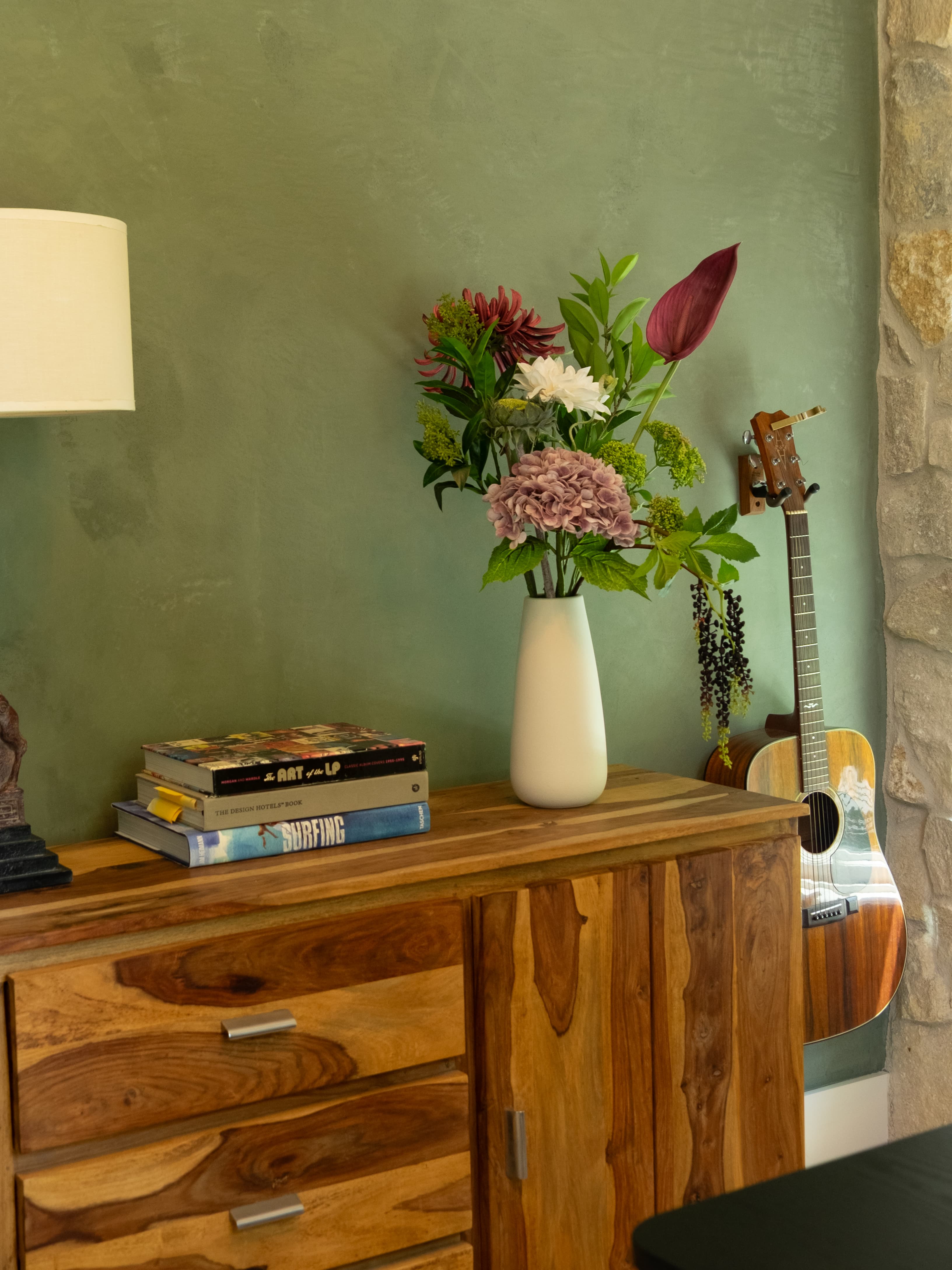Forever floral arrangement by Atelier Bloem