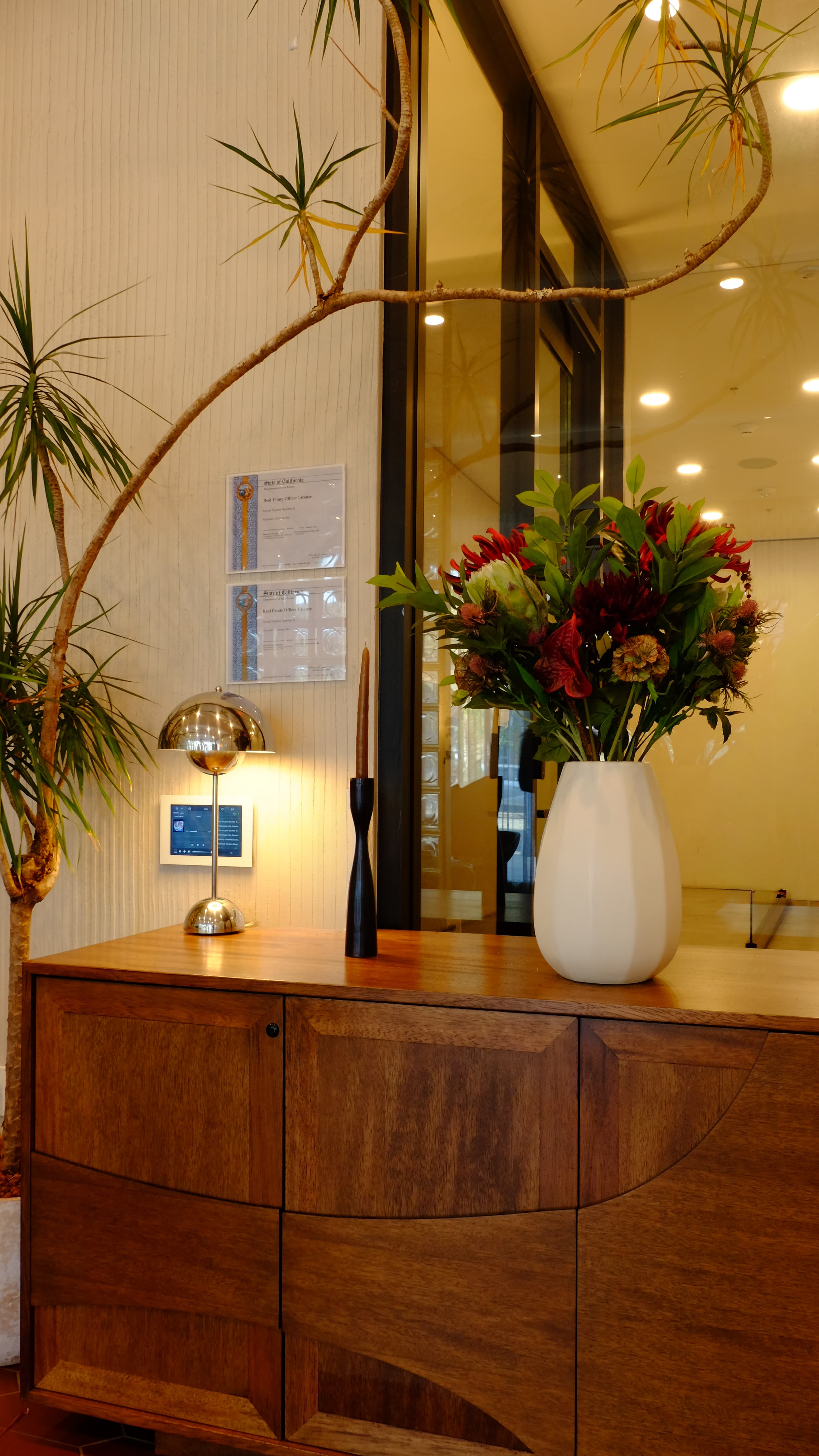 Forever floral arrangement by Atelier Bloem